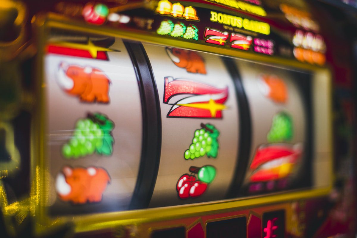 Understanding the volatility or the dispersion of a slot machine